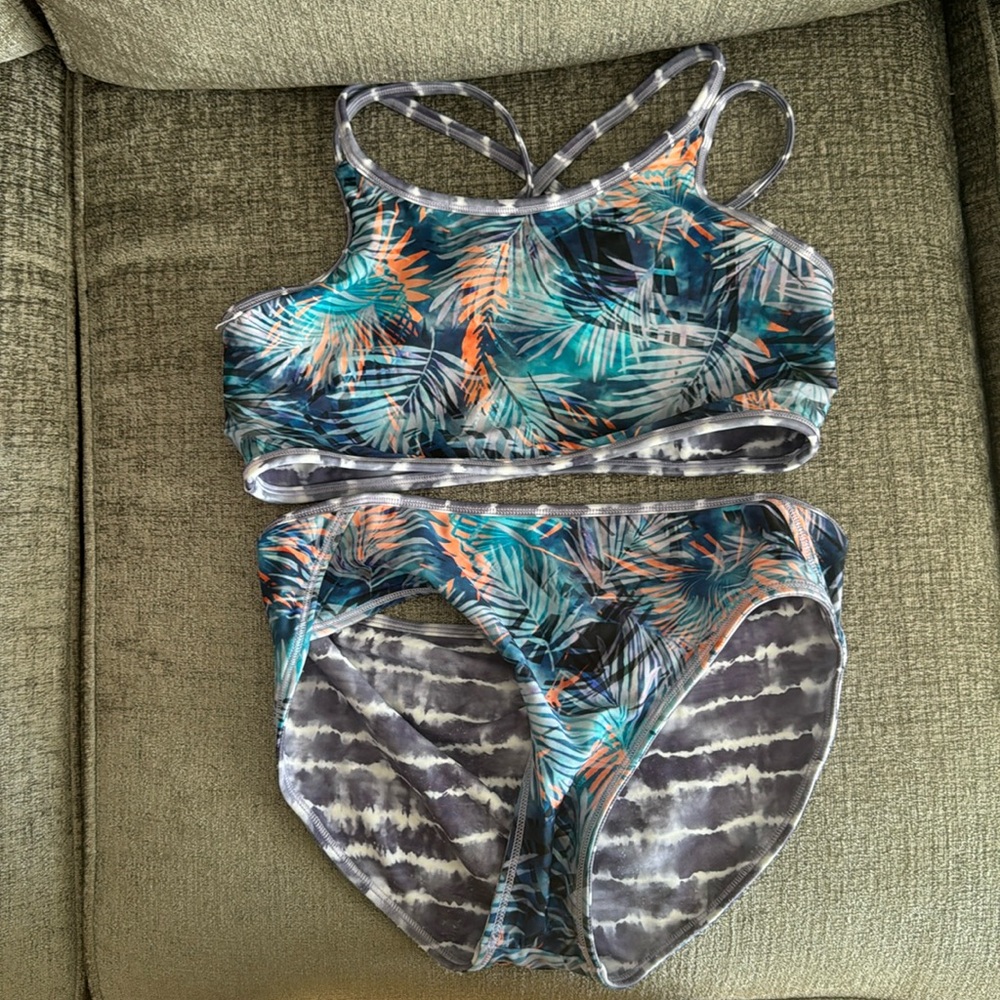 VGUC athleta, two piece reversible swimsuit for girls size XL